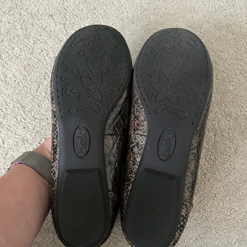 Brown Classic Flats with Rounded Toe Design - Picture 2 of 3